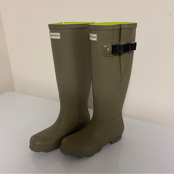 NWOT Hunter Women's Original Tall Rain Boot, Olive Leaf size 6 - Picture 4 of 6